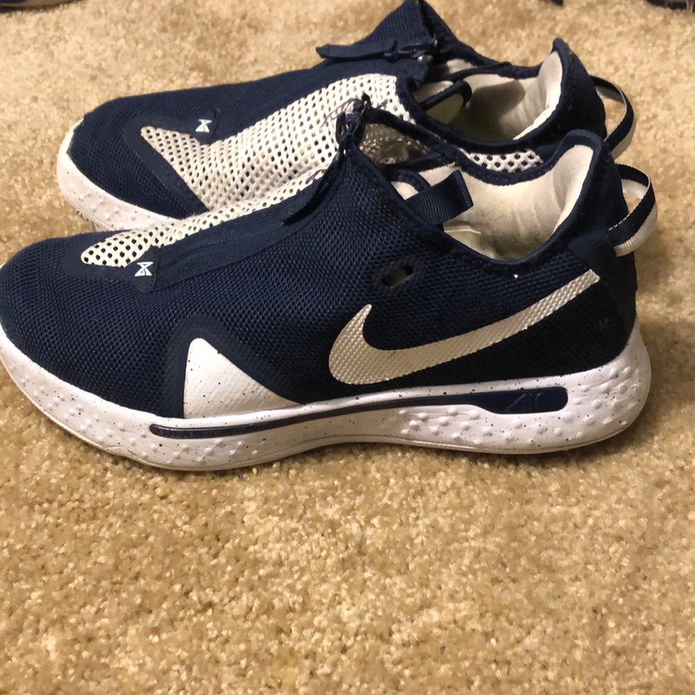 Nike Air Strobel Size 11.5